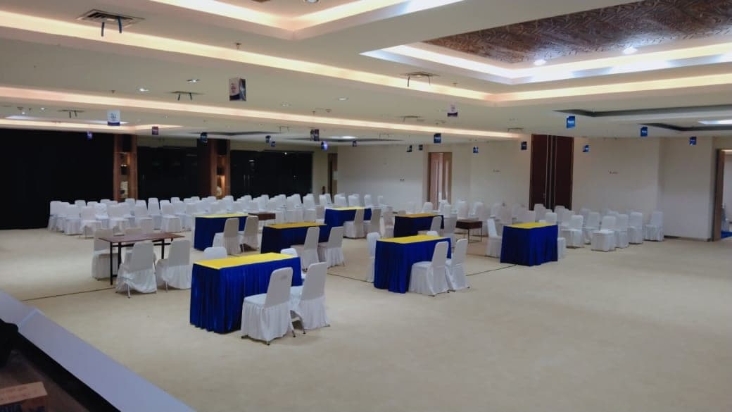 Meja Kotak Skirting 3